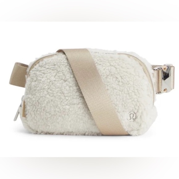 Lululemon Everywhere Fleece Belt Bag Natural Ivory Trench EUC - Picture 3 of 12